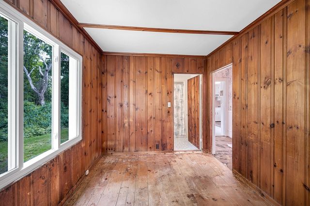 395 Kingsbury Ave, Haverhill, MA 01835