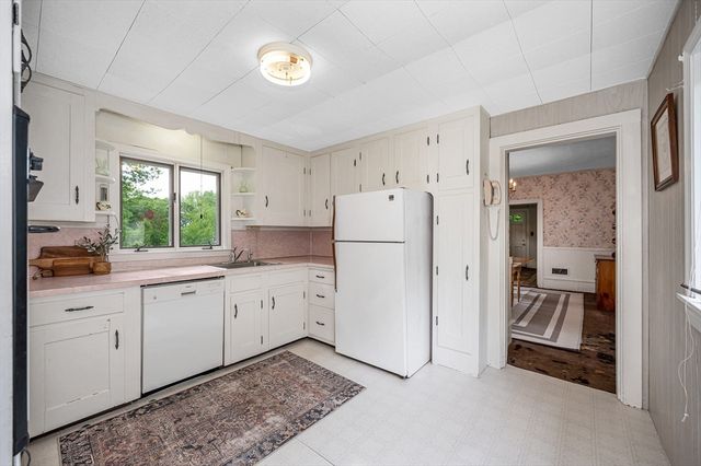 395 Kingsbury Ave, Haverhill, MA 01835