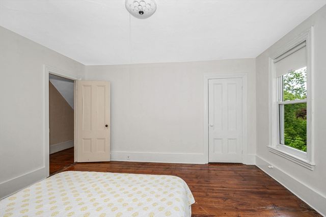 395 Kingsbury Ave, Haverhill, MA 01835