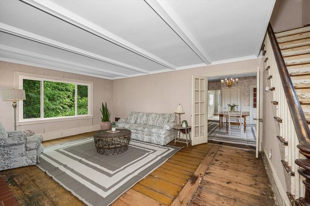 395 Kingsbury Ave, Haverhill, MA 01835