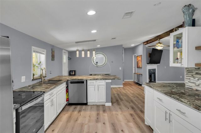 457 County Road 3773, Cleveland, TX 77327