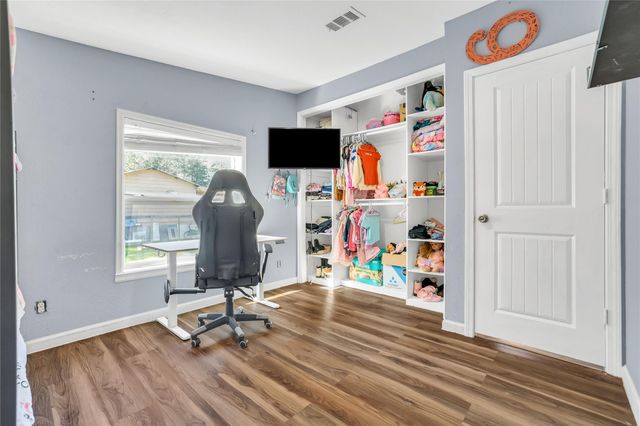 457 County Road 3773, Cleveland, TX 77327