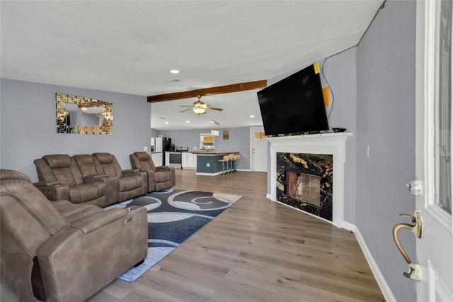 457 County Road 3773, Cleveland, TX 77327