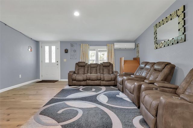 457 County Road 3773, Cleveland, TX 77327