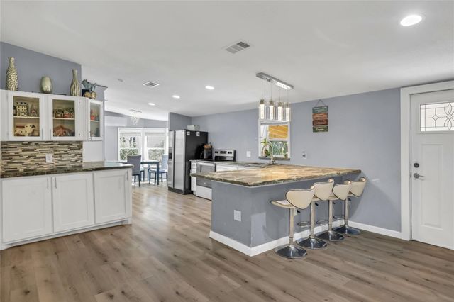 457 County Road 3773, Cleveland, TX 77327