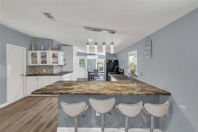 457 County Road 3773, Cleveland, TX 77327