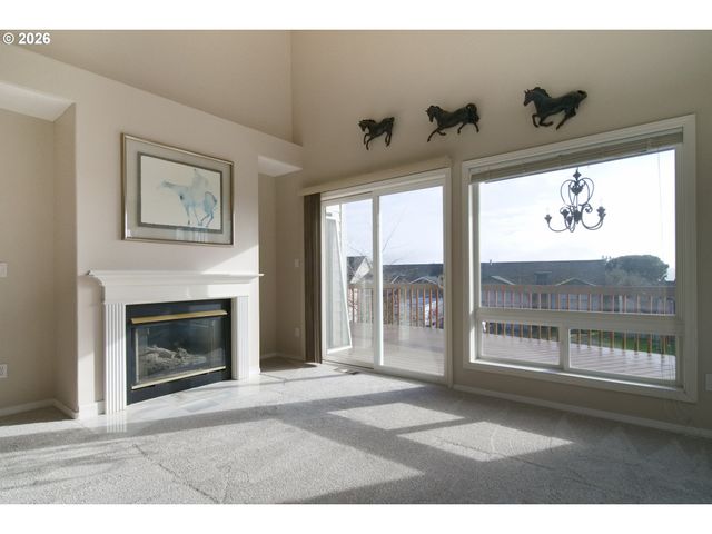 300 SPINNAKER Way, Columbia City, OR 97018