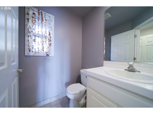 300 SPINNAKER Way, Columbia City, OR 97018