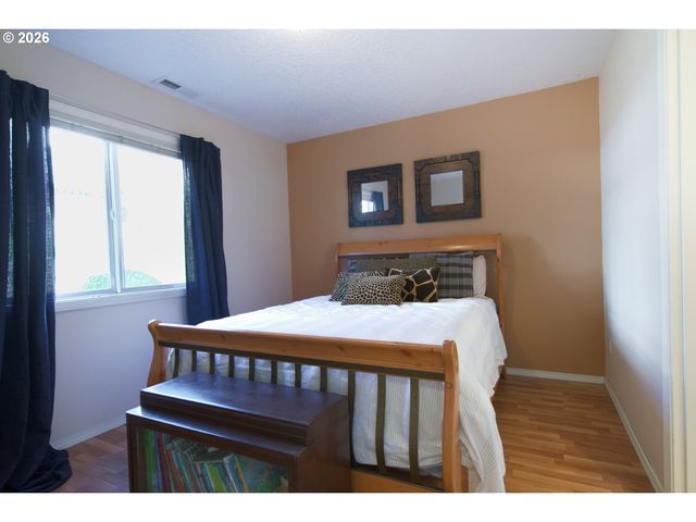 300 SPINNAKER Way, Columbia City, OR 97018