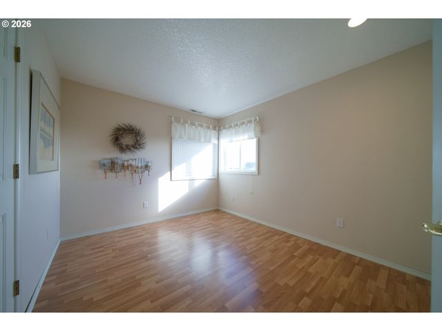 300 SPINNAKER Way, Columbia City, OR 97018