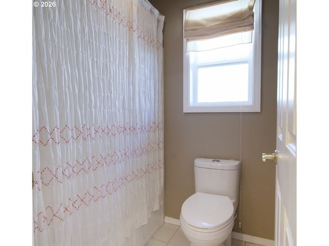 300 SPINNAKER Way, Columbia City, OR 97018