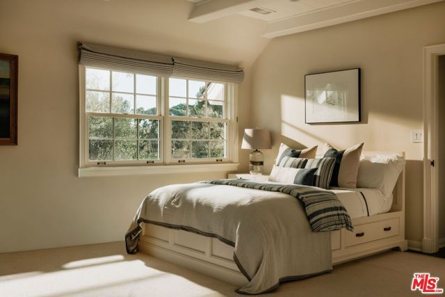 6825 Zumirez Drive, Malibu, CA 90265