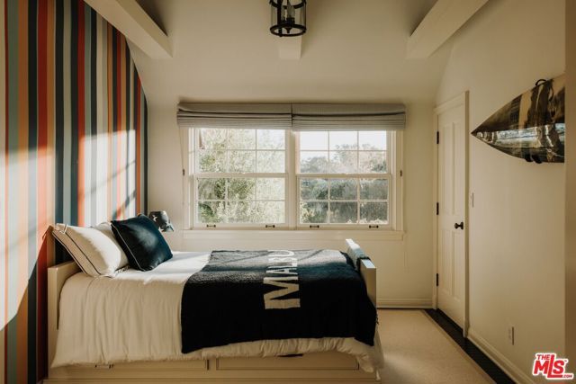 6825 Zumirez Drive, Malibu, CA 90265