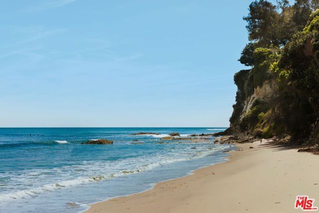 6825 Zumirez Drive, Malibu, CA 90265