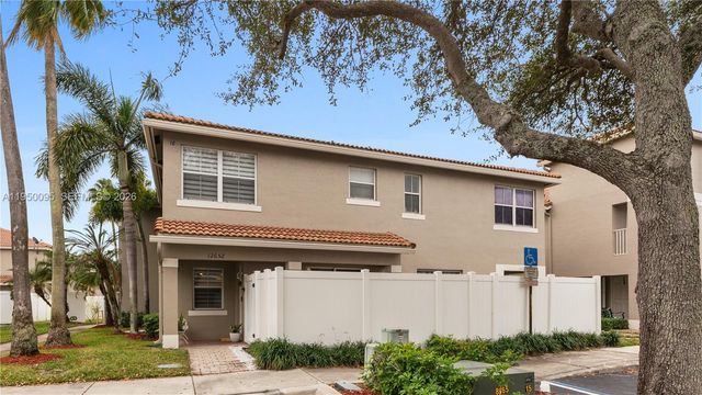 12652 SW 54th St, Miramar, FL 33027