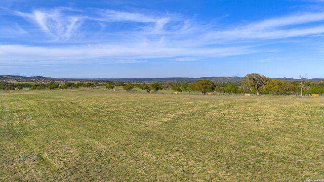 0002 Clearwater, Comfort, TX 78013