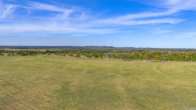 0002 Clearwater, Comfort, TX 78013