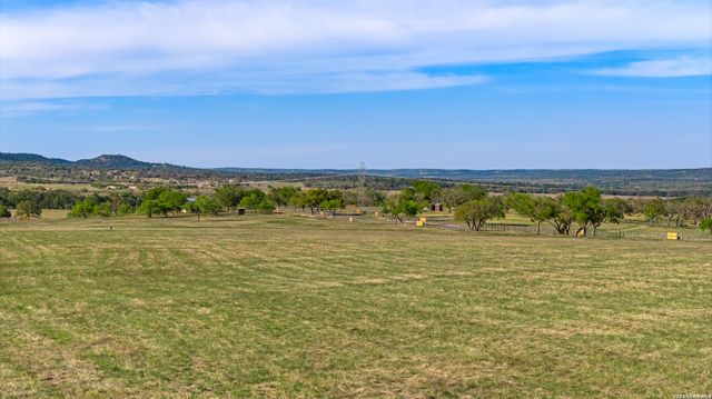 0002 Clearwater, Comfort, TX 78013