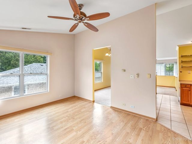 4909 Spencer Avenue B, Lisle, IL 60532