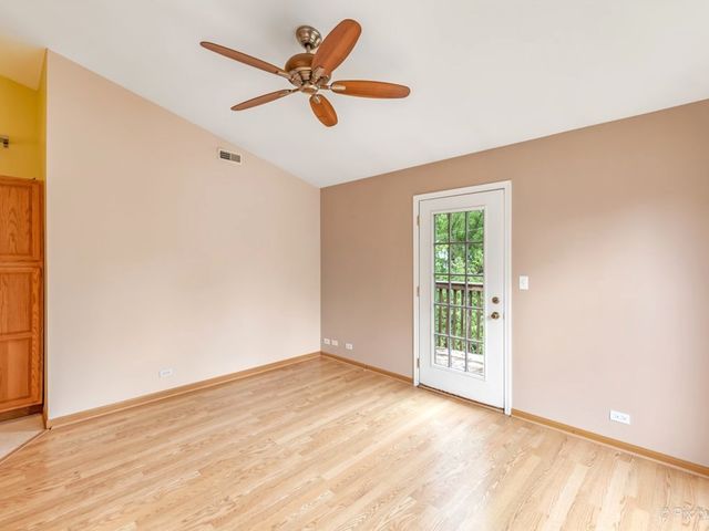 4909 Spencer Avenue B, Lisle, IL 60532