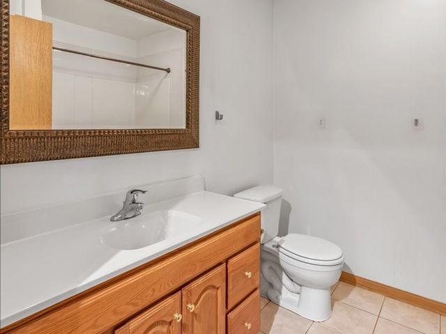 4909 Spencer Avenue B, Lisle, IL 60532