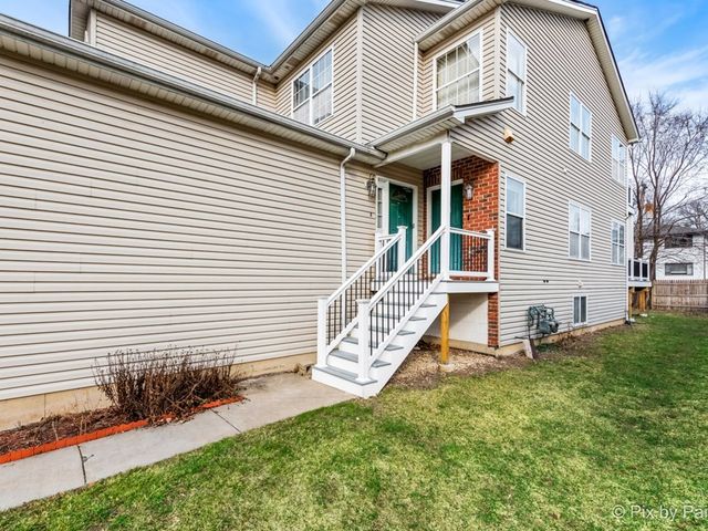 4909 Spencer Avenue B, Lisle, IL 60532