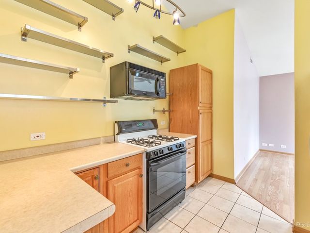 4909 Spencer Avenue B, Lisle, IL 60532