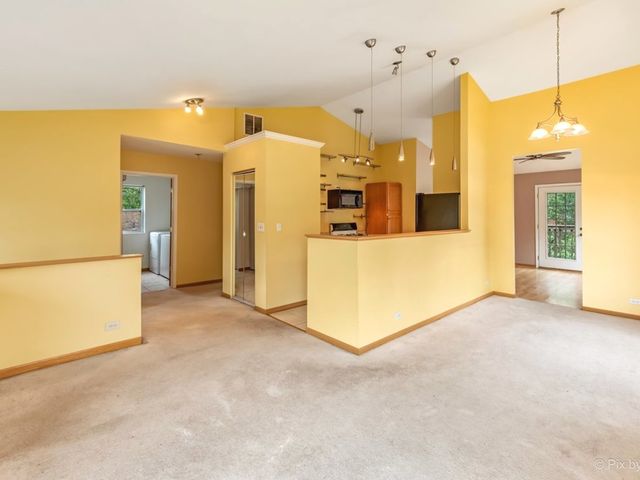 4909 Spencer Avenue B, Lisle, IL 60532