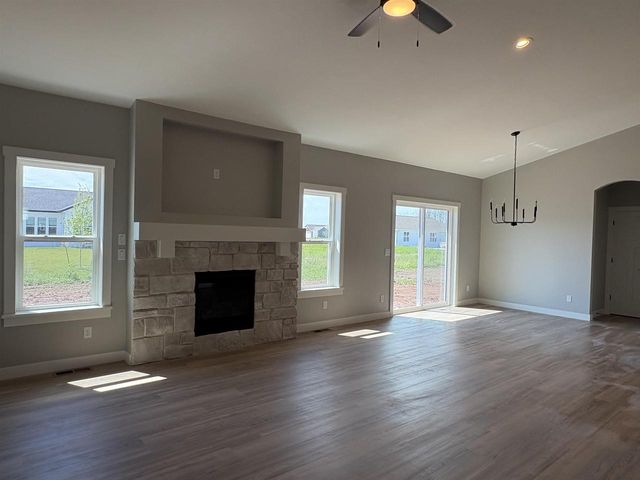 N8843 KILLARNEY WAY, Sherwood, WI 54952