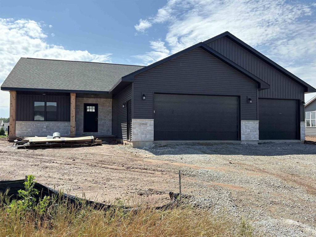 N8843 KILLARNEY WAY, Sherwood, WI 54952