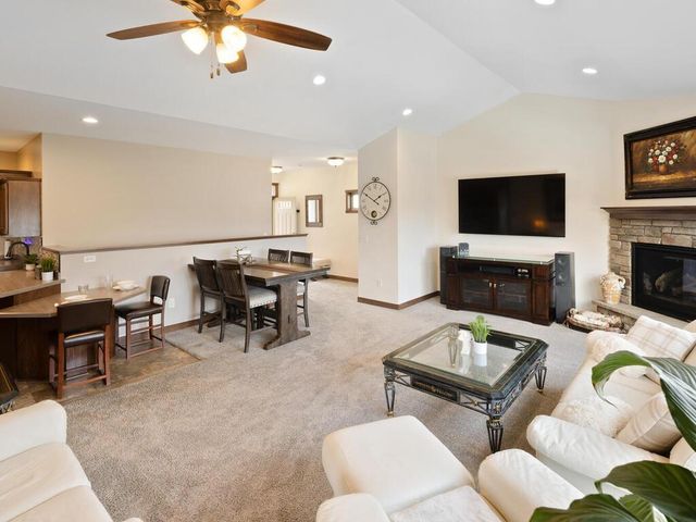 8979 Parkview Circle, Chisago City, MN 55013