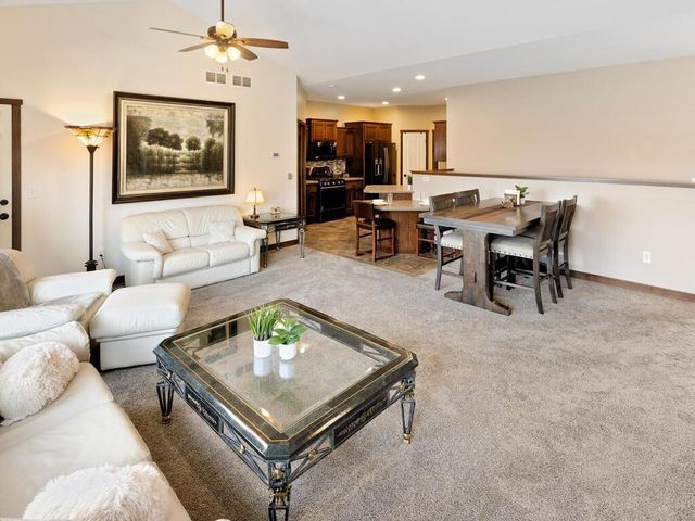 8979 Parkview Circle, Chisago City, MN 55013