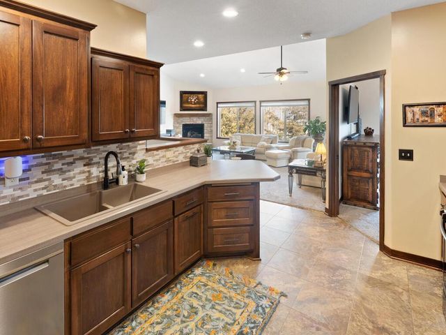 8979 Parkview Circle, Chisago City, MN 55013