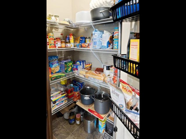 8979 Parkview Circle, Chisago City, MN 55013