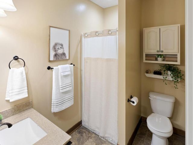 8979 Parkview Circle, Chisago City, MN 55013