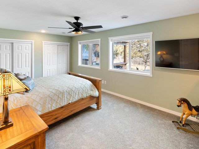 8979 Parkview Circle, Chisago City, MN 55013