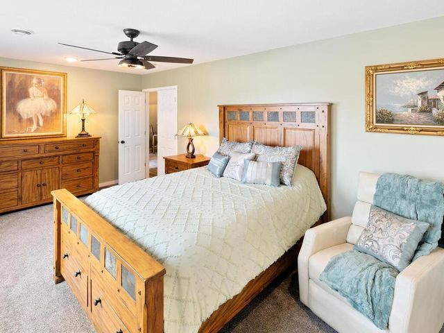 8979 Parkview Circle, Chisago City, MN 55013