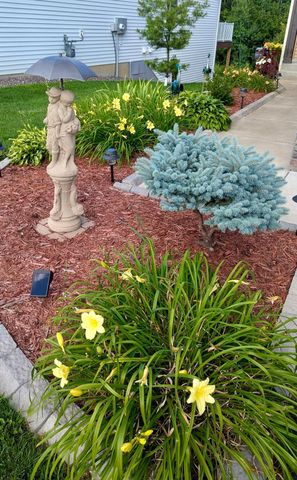 8979 Parkview Circle, Chisago City, MN 55013