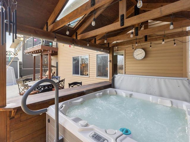 8979 Parkview Circle, Chisago City, MN 55013