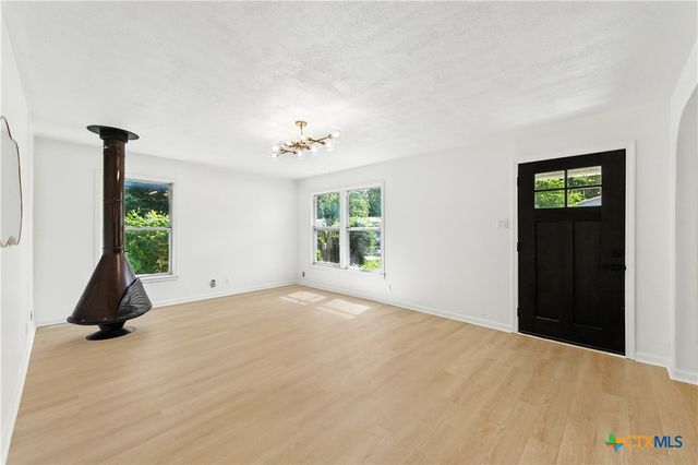 1302 S 2nd Street, Killeen, TX 76541