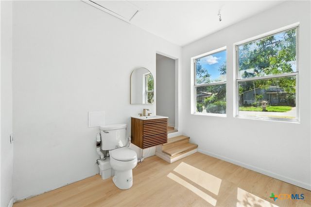 1302 S 2nd Street, Killeen, TX 76541