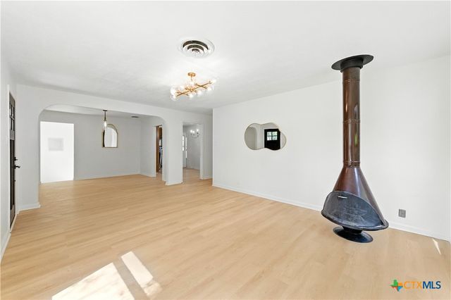 1302 S 2nd Street, Killeen, TX 76541