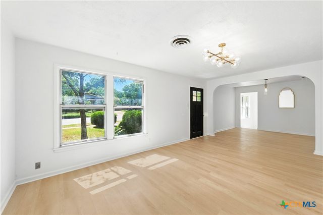 1302 S 2nd Street, Killeen, TX 76541