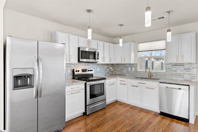 101 Fernside Court, Greenville, SC 29617