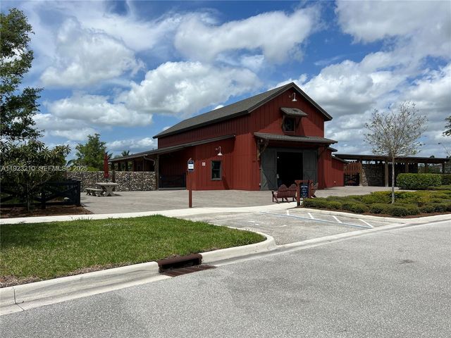 19600 Whispering Creek Rd 19600, Loxahatchee, FL 33470
