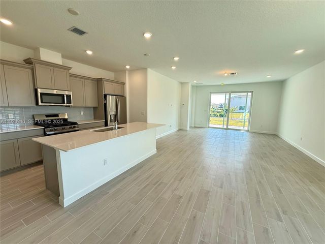 19600 Whispering Creek Rd 19600, Loxahatchee, FL 33470