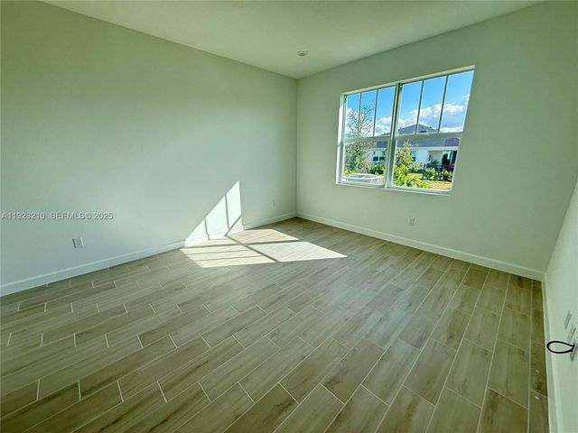 19600 Whispering Creek Rd 19600, Loxahatchee, FL 33470