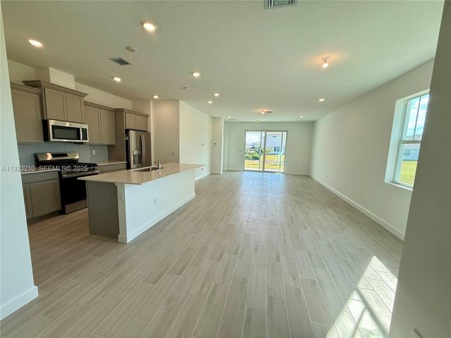 19600 Whispering Creek Rd 19600, Loxahatchee, FL 33470