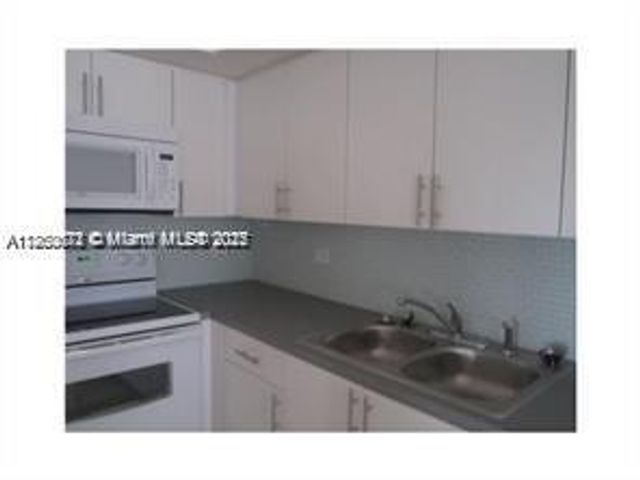 3600 N 56th Ave 102, Hollywood, FL 33021