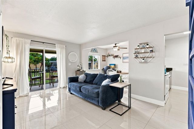 1000 LAKE OF THE WOODS BOULEVARD B202, Fern Park, FL 32730